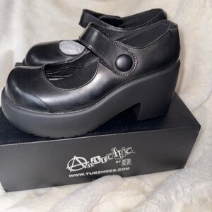 Brand new TUK shoes women’s size 10
